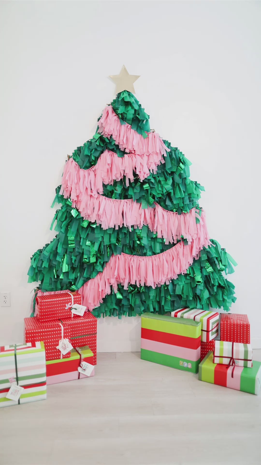 Load video: Christmas Tree Fringe Shape