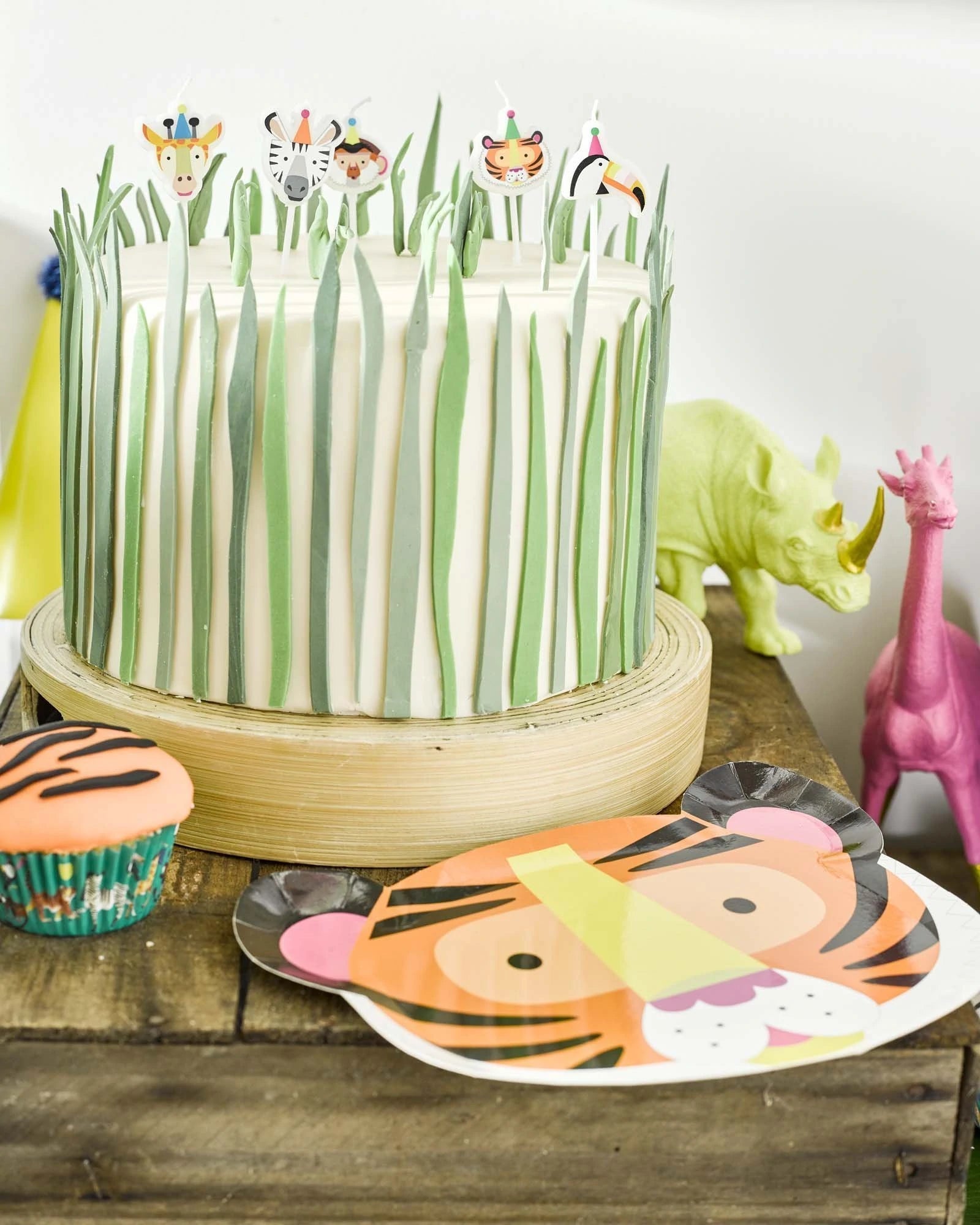 Party Animals Candles - Oh My Darling Party Co-birthday candlescandlescircus #Fringe_Backdrop#