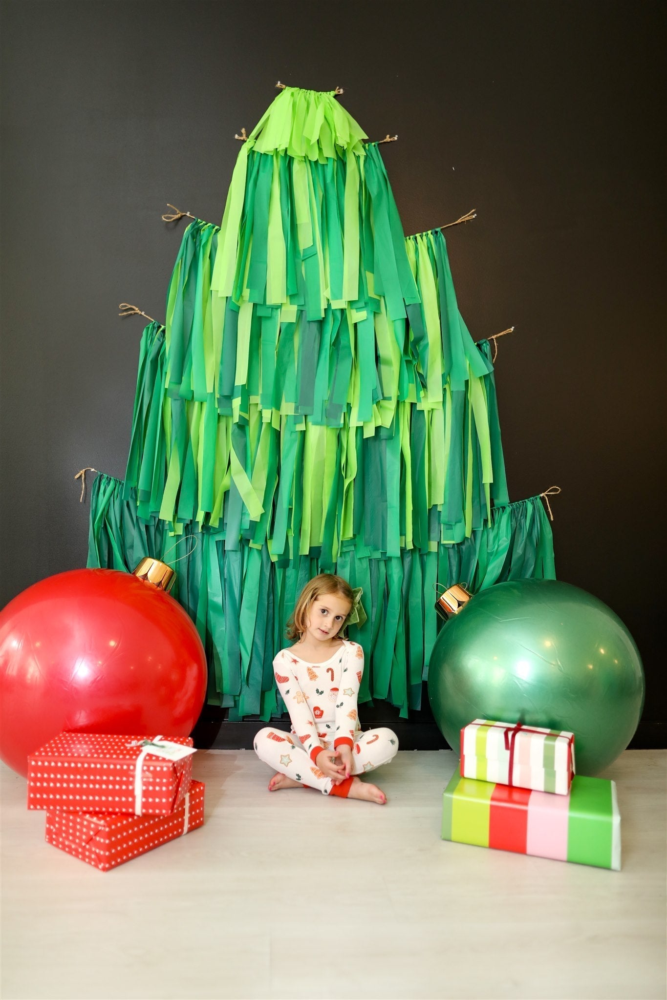 Ready To Ship: Oh Christmas Tree Backdrop - Oh My Darling Party Co-christmaschristmas 22christmas birthday #Fringe_Backdrop#