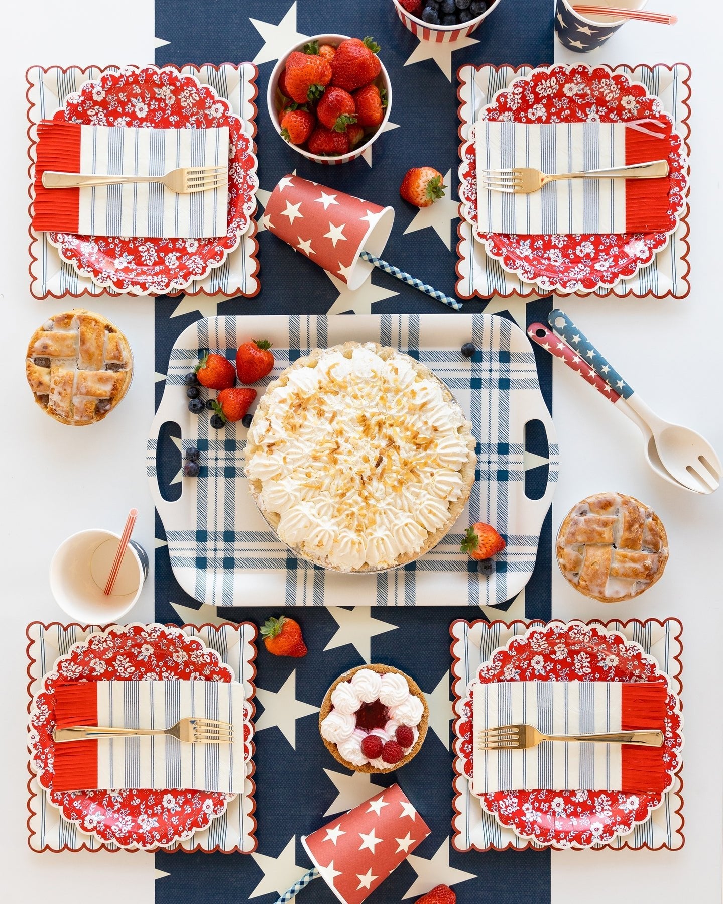 Striped Scallop Dinner Napkin - Oh My Darling Party Co-4th july4th of Julyamerica #Fringe_Backdrop#